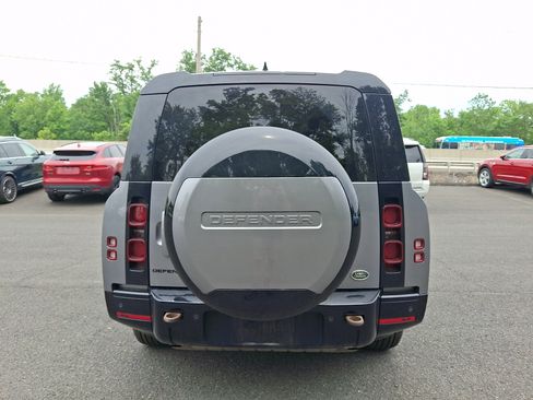 Used 2023 Land Rover Defender 130 X-Dynamic SE AWD/4WD image 4