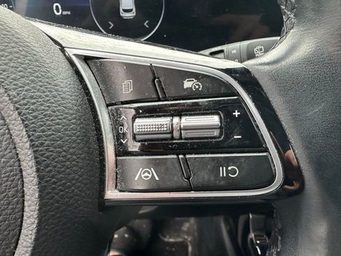 Used 2024 Kia Seltos EX image 16