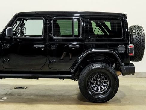 Used 2022 Jeep Wrangler Unlimited Sahara AWD/4WD image 43