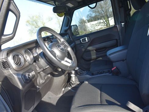 Used 2021 Jeep Wrangler Unlimited Sahara AWD/4WD image 25