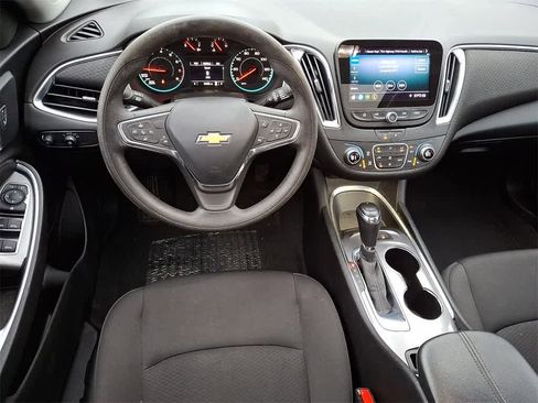 Used 2020 Chevrolet Malibu LT image 11