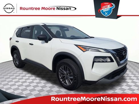 Used 2023 Nissan Rogue S image 1