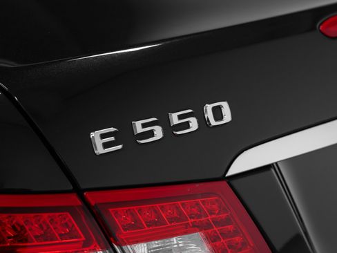 Used 2010 Mercedes-Benz E 550 Coupe image 19