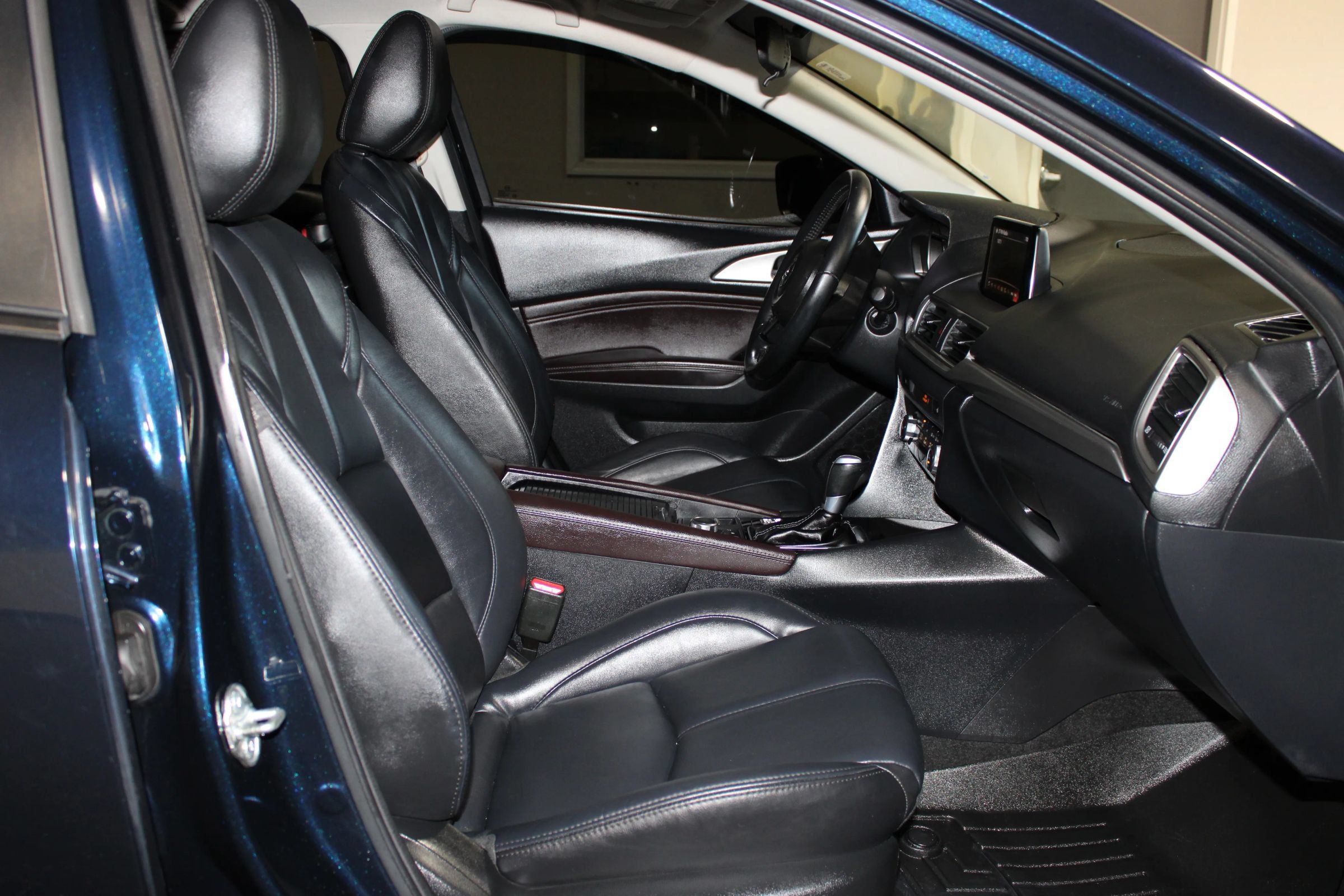 Used 2018 MAZDA MAZDA3 Touring FWD image 31