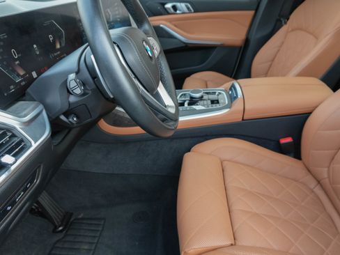 Certified 2025 BMW X7 xDrive40i image 12