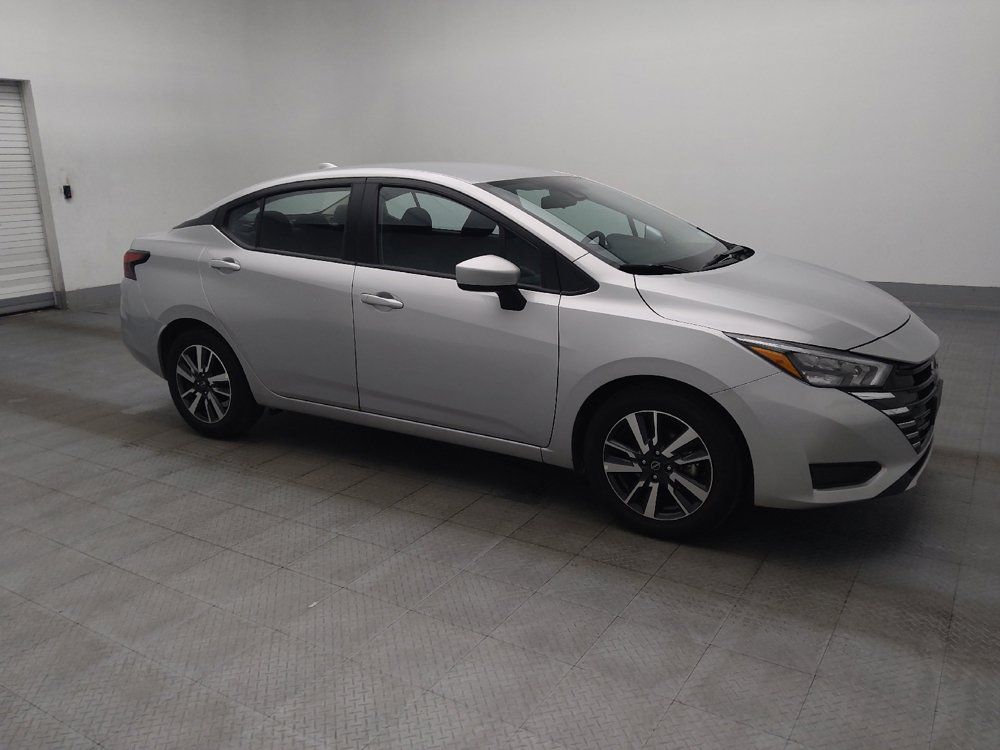 Used 2025 Nissan Versa SV FWD image 11