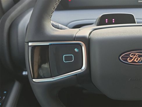 New 2025 Ford Expedition Active image 41