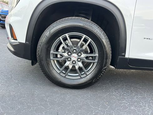 Certified 2025 GMC Acadia Elevation image 9