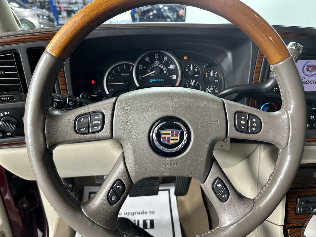 Used 2004 Cadillac Escalade ESV AWD image 14
