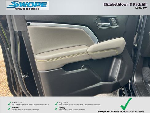 Used 2025 Chevrolet Colorado ZR2 w/ Technology Package AWD/4WD image 24