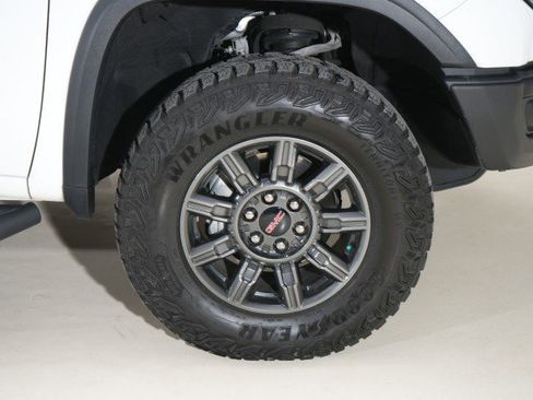 Used 2024 GMC Sierra 1500 AT4X image 43