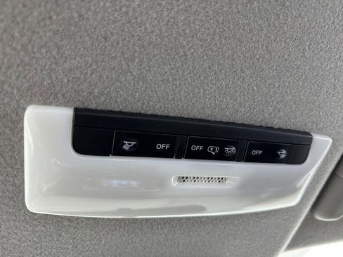 Used 2022 Nissan Kicks S image 29