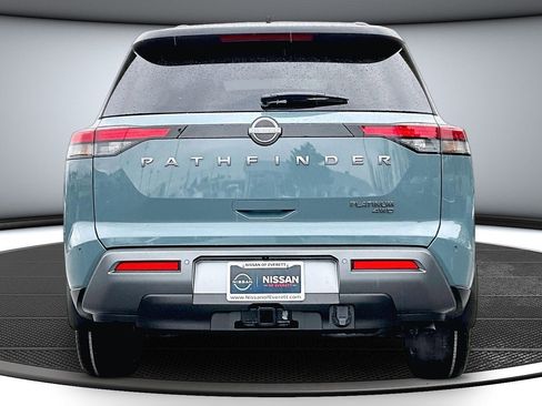 New 2026 Nissan Pathfinder Platinum image 4