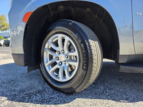 Used 2024 Chevrolet Suburban LT image 42