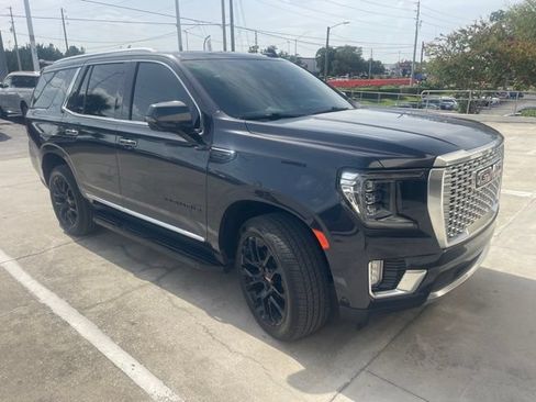 Used 2024 GMC Yukon Denali w/ Advanced Technology Package AWD/4WD image 3