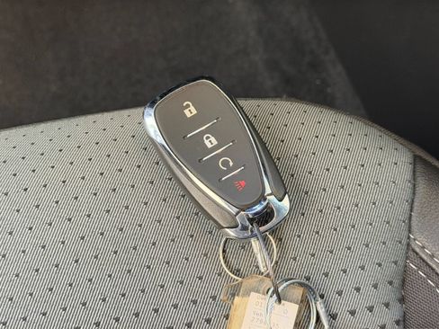 Used 2025 Chevrolet Trax LT FWD image 23