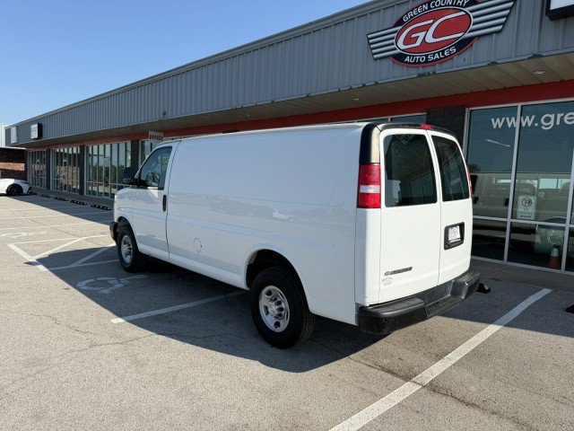 Used 2019 Chevrolet Express 2500 w/ Driver Convenience Package RWD image 4
