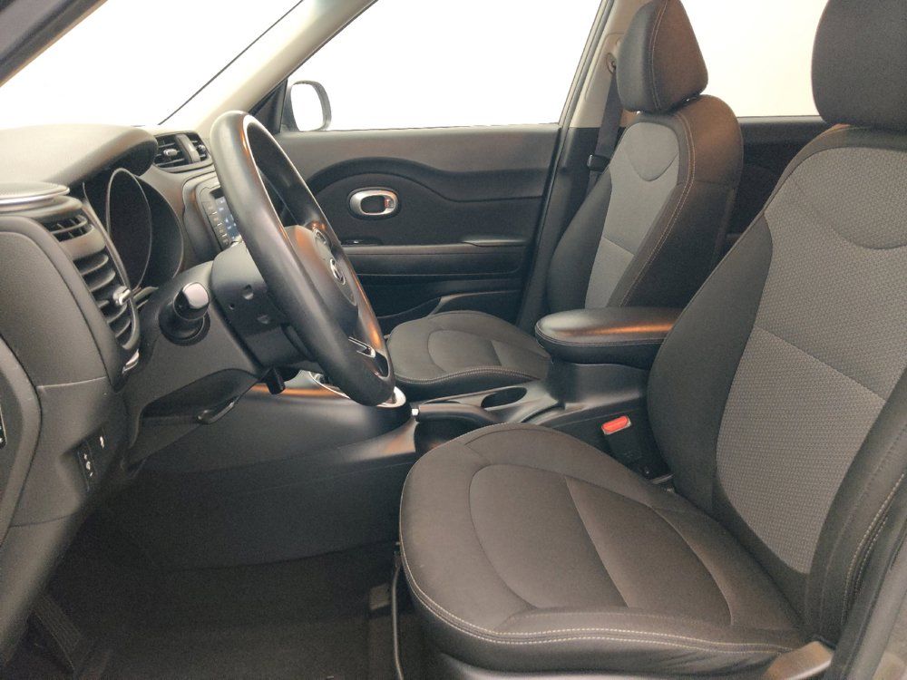 Used 2018 Kia Soul + FWD image 17