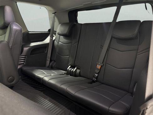 Used 2018 Cadillac Escalade Premium Luxury image 9