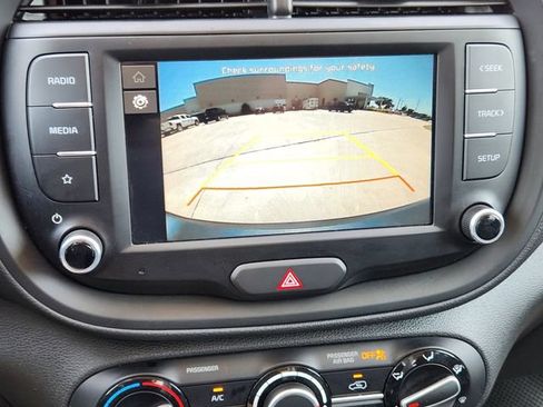 Certified 2025 Kia Soul LX w/ LX Technology Package FWD image 18
