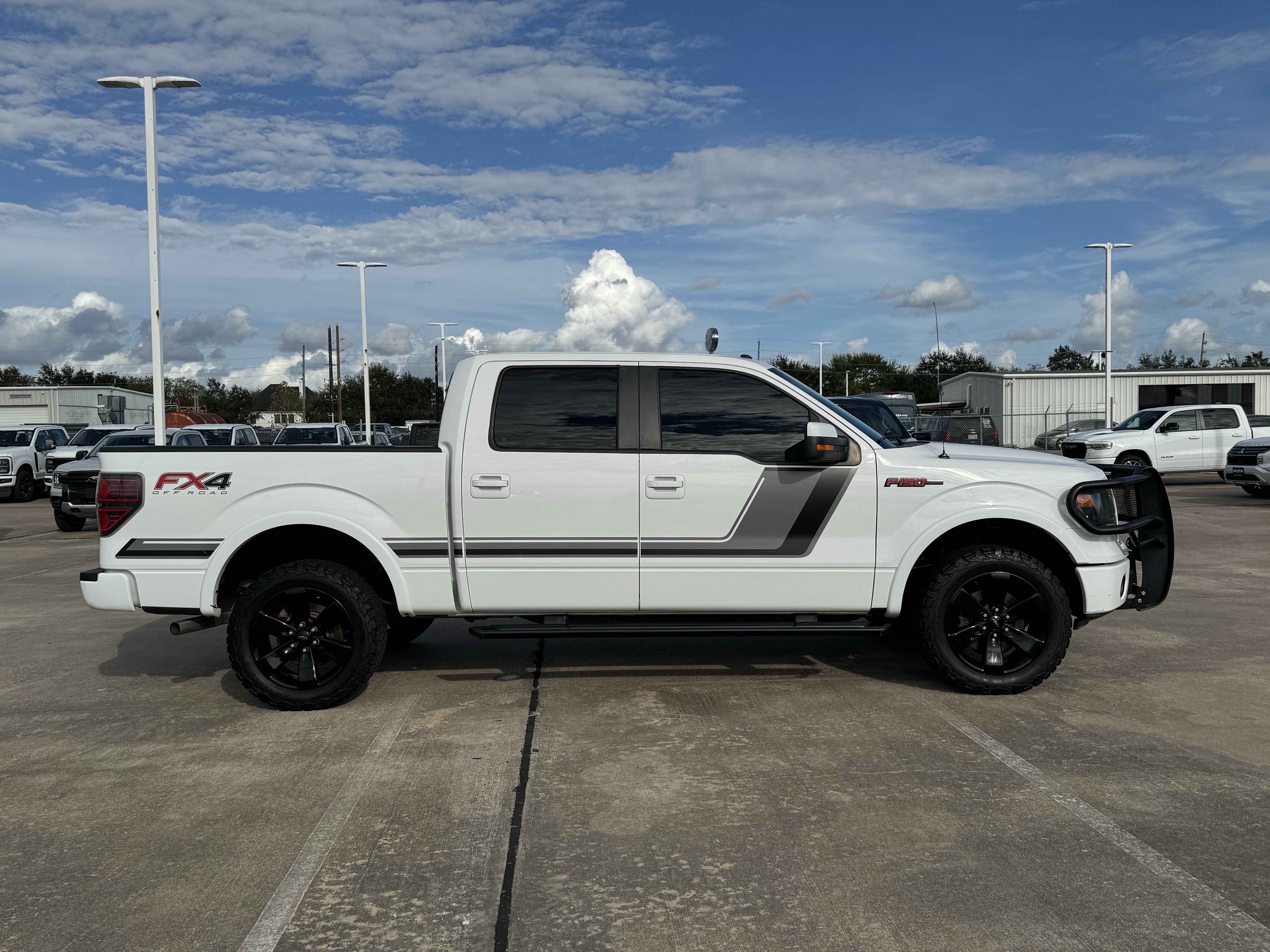 Used 2014 Ford F150 FX4 w/ Equipment Group 402A Luxury AWD/4WD image 5