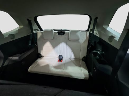 Used 2019 Volkswagen Tiguan SE FWD image 20