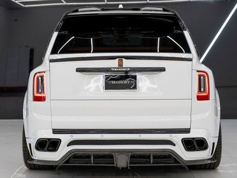 Used 2024 Rolls-Royce Cullinan AWD/4WD image 17