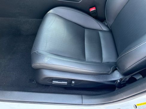 Used 2023 Honda Civic Touring image 11