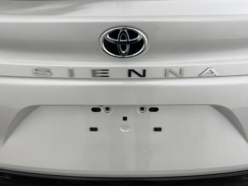 New 2026 Toyota Sienna Platinum AWD/4WD image 18
