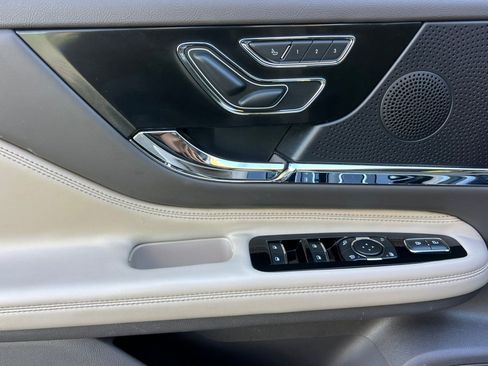 Certified 2024 Lincoln Corsair Grand Touring image 11