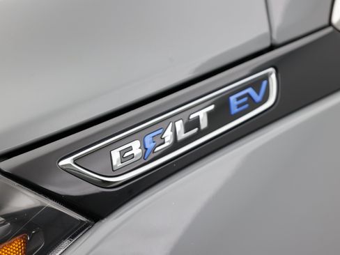 Used 2021 Chevrolet Bolt LT FWD image 8