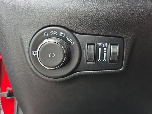 Used 2022 Jeep Compass Limited AWD/4WD image 17