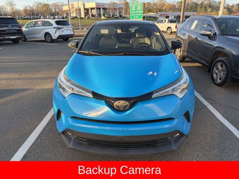 Used 2019 Toyota C-HR XLE image 1