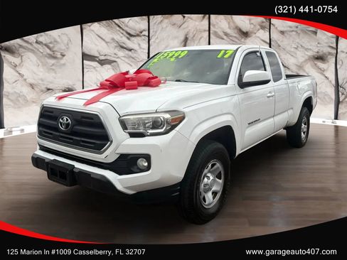 Used 2017 Toyota Tacoma SR5 image 3