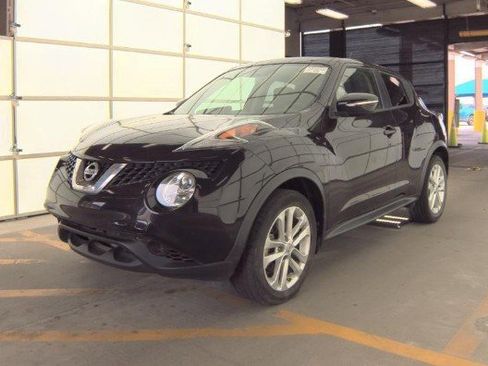 Used 2016 Nissan Juke SV image 1