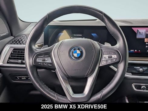 Used 2025 BMW X5 xDrive50e AWD/4WD image 12