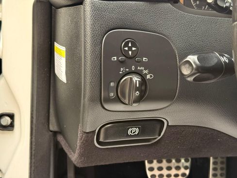 Used 2008 Mercedes-Benz CLK 350 Coupe image 30