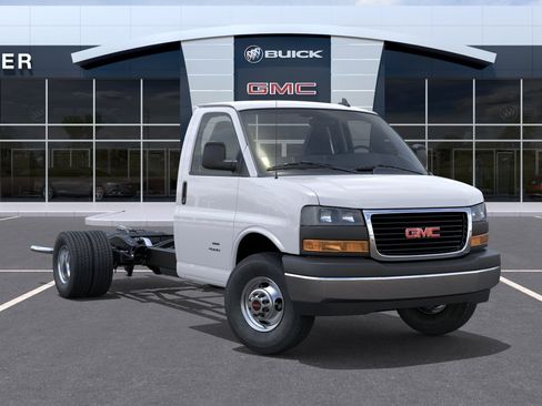 New 2026 GMC Savana 4500 w/ Power Convenience Package RWD image 27