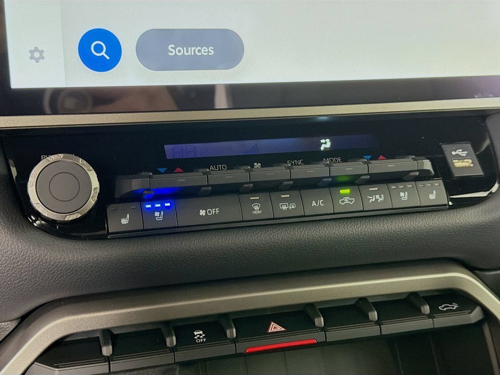 New 2026 Toyota Tundra Limited AWD/4WD image 15