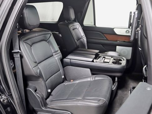 Used 2018 Lincoln Navigator L Reserve w/ Technology Package AWD/4WD image 34