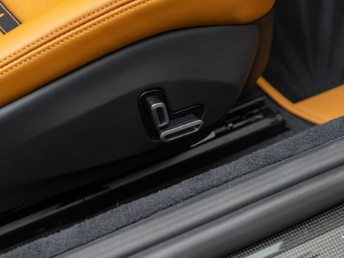 Certified 2025 Ferrari Roma Spider RWD image 15