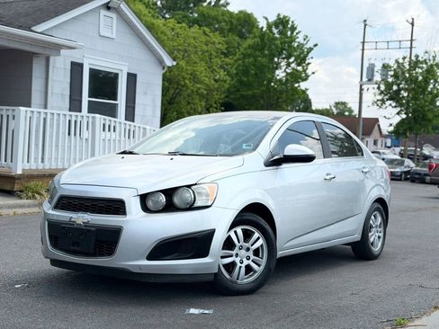 Used 2013 Chevrolet Sonic LT FWD image 2