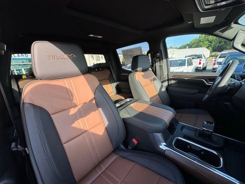 New 2026 Chevrolet Silverado 1500 High Country AWD/4WD image 17