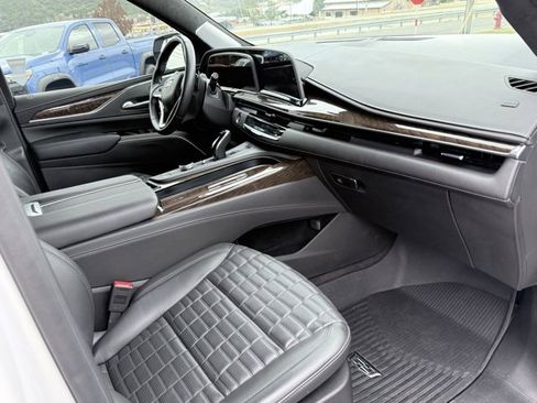 Used 2024 Cadillac Escalade Sport Platinum w/ LPO, ONYX Package image 6