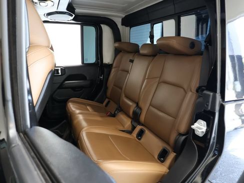 Used 2021 Jeep Gladiator Rubicon AWD/4WD image 28