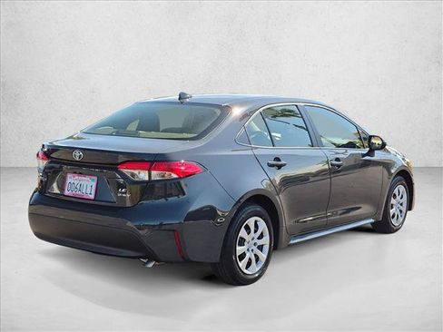 Used 2026 Toyota Corolla LE FWD image 5