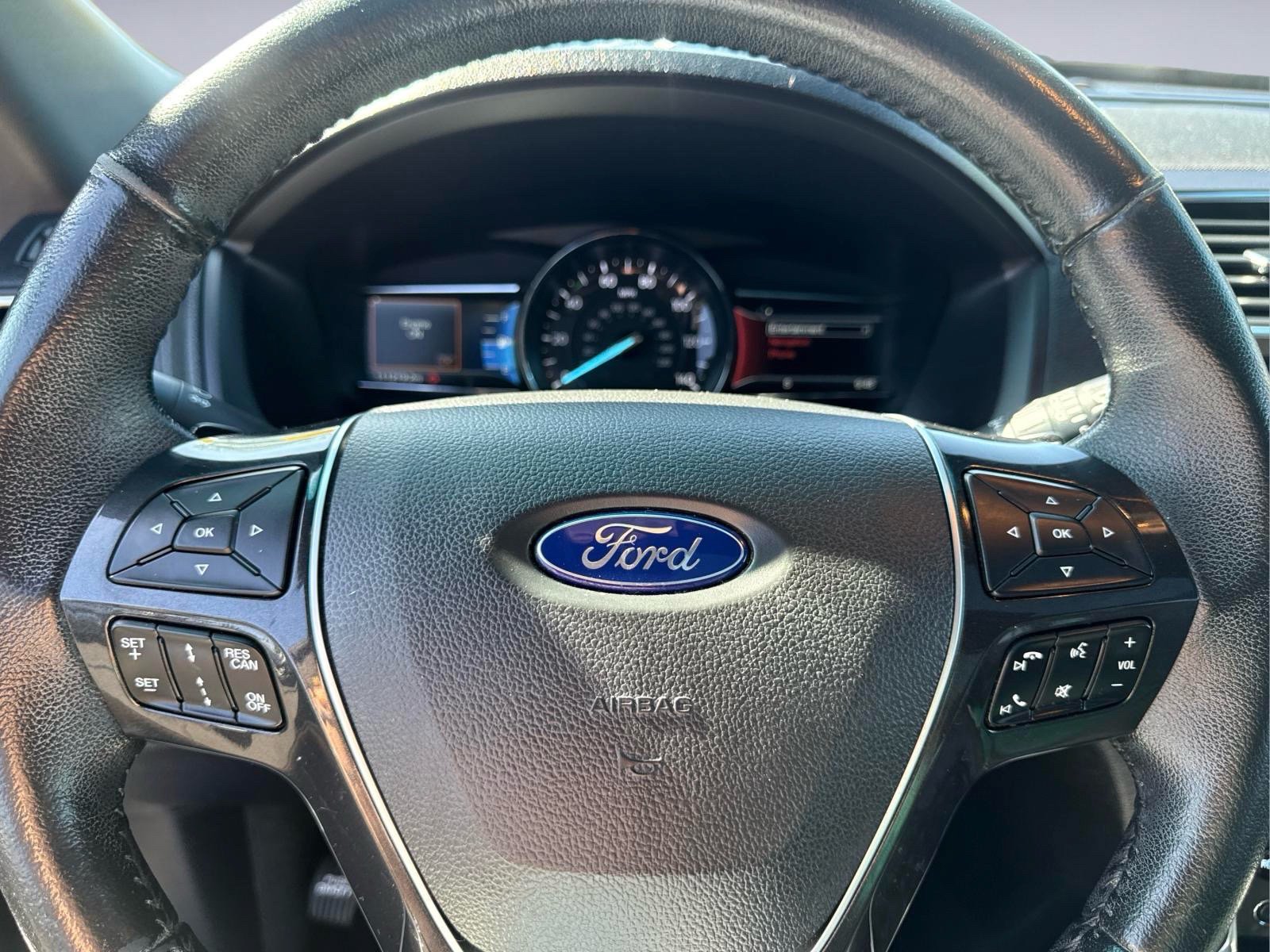 Used 2017 Ford Explorer Limited w/ Equipment Group 303A AWD/4WD image 36