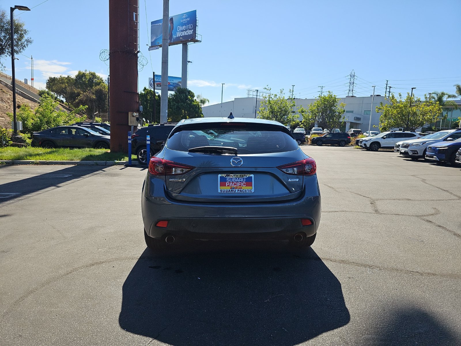 Used 2015 MAZDA MAZDA3 i Touring w/ Technology Package FWD image 6