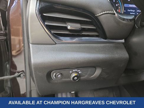 Certified 2023 Chevrolet Traverse LT image 24