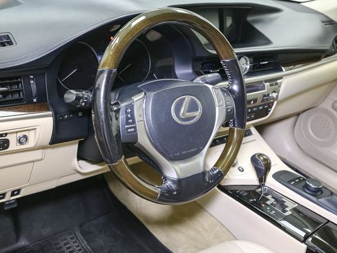 Used 2015 Lexus ES 350 w/ Premium Package FWD image 21